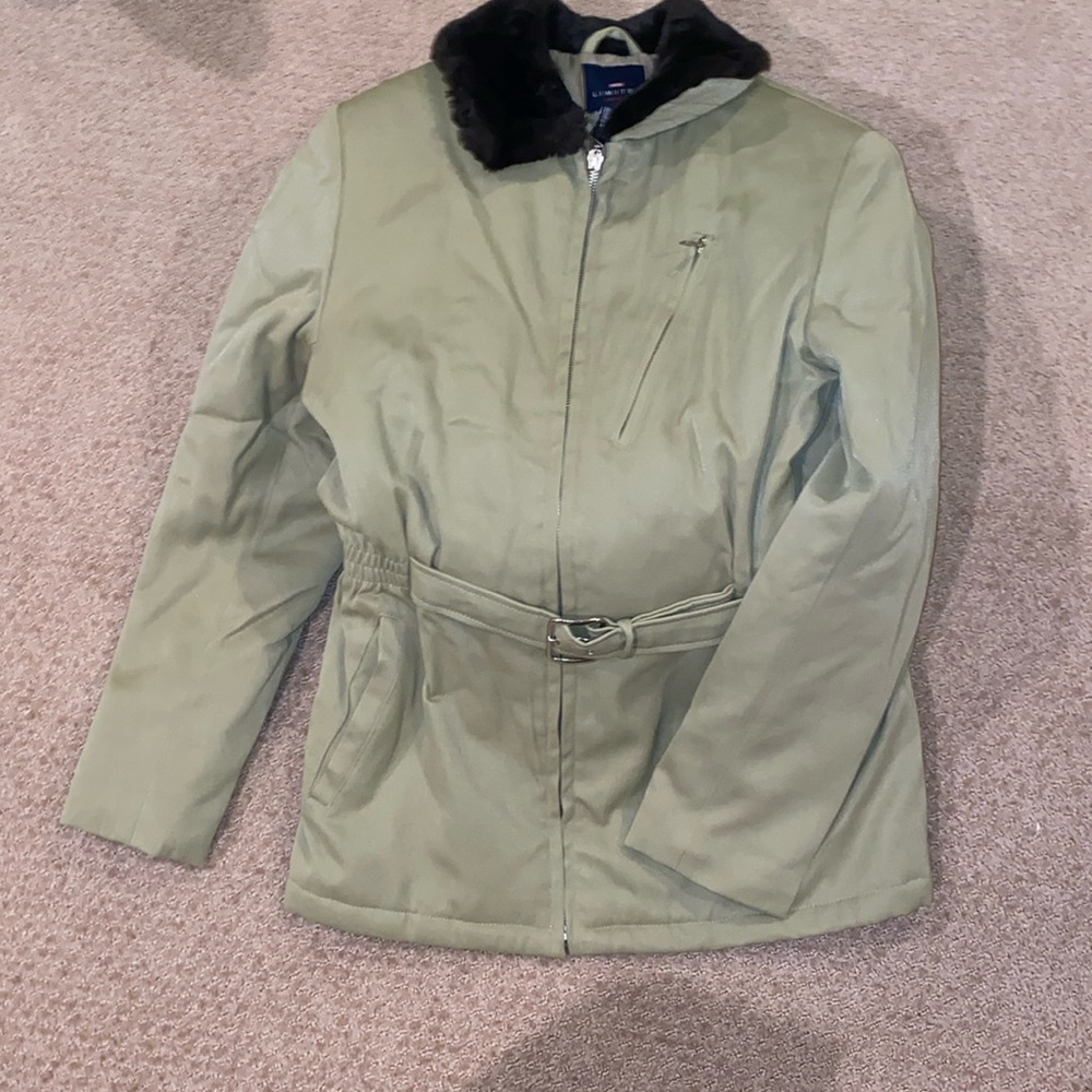 Limited fitted coat